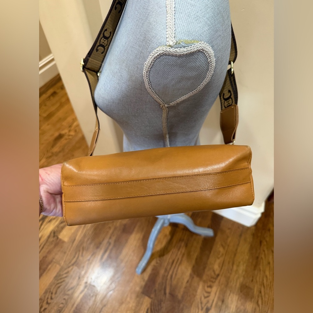 CELINE Caramel Leather Vintage Pouch w/unbranded strap - Picture 3 of 12